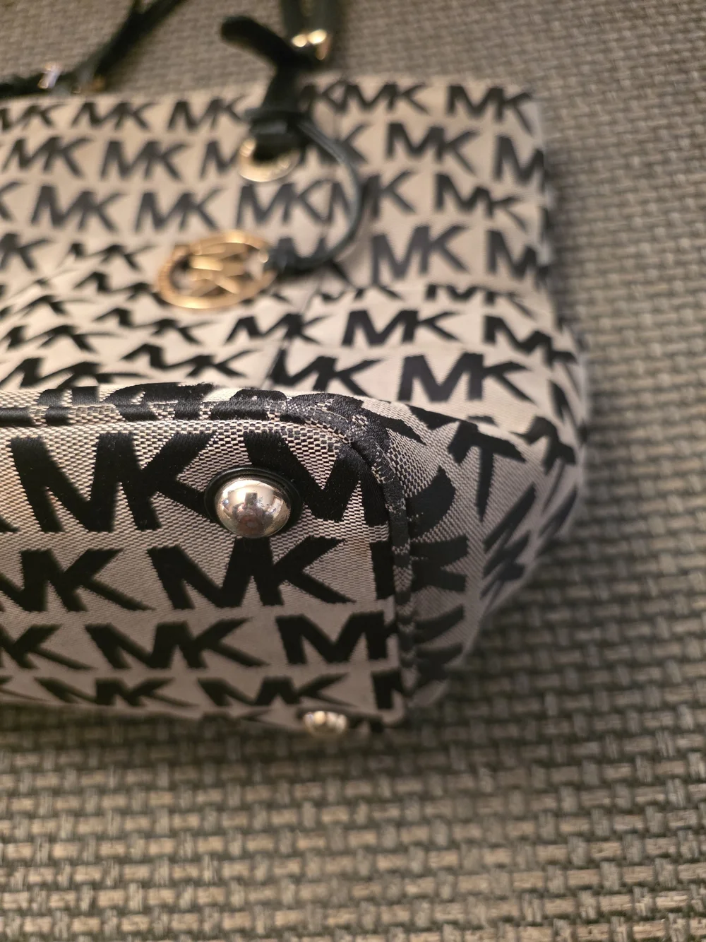 Michael Kors Black Logo Tote Bag with Black Straps - Picture 4 of 9